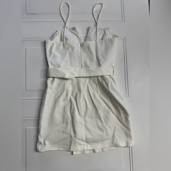 Superdown Revolve Kasey Off White Belted Blazer Mini Dress Size Medium - Picture 4 of 5